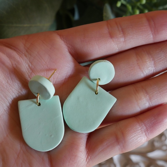 Clay Mint Green Art Deco Earrings - Picture 2 of 5